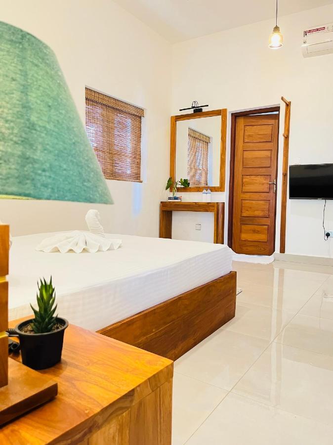 J Leaf Hotel By Blue Bird Negombo Extérieur photo