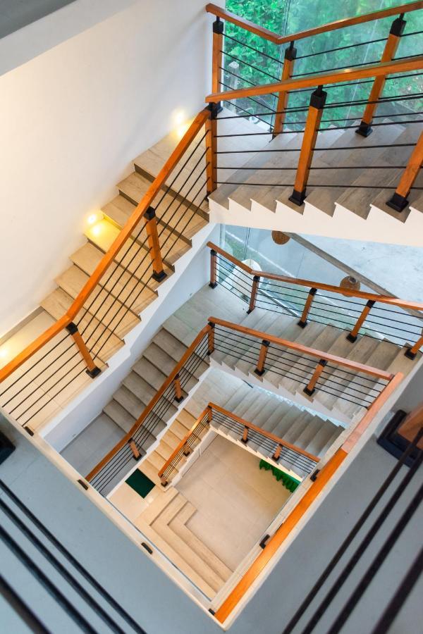 J Leaf Hotel By Blue Bird Negombo Extérieur photo