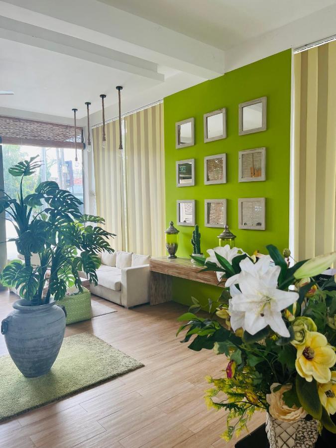 J Leaf Hotel By Blue Bird Negombo Extérieur photo