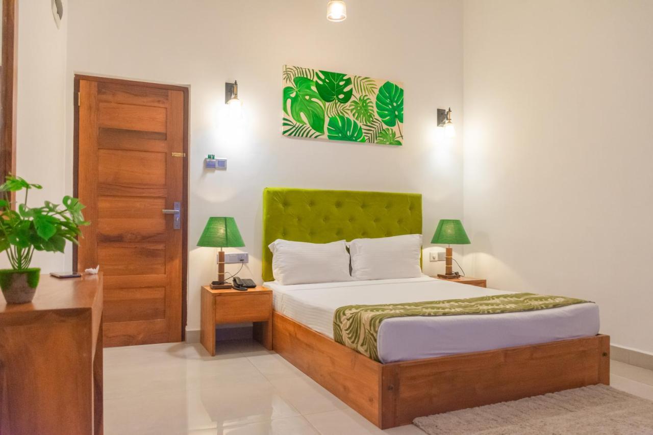 J Leaf Hotel By Blue Bird Negombo Extérieur photo