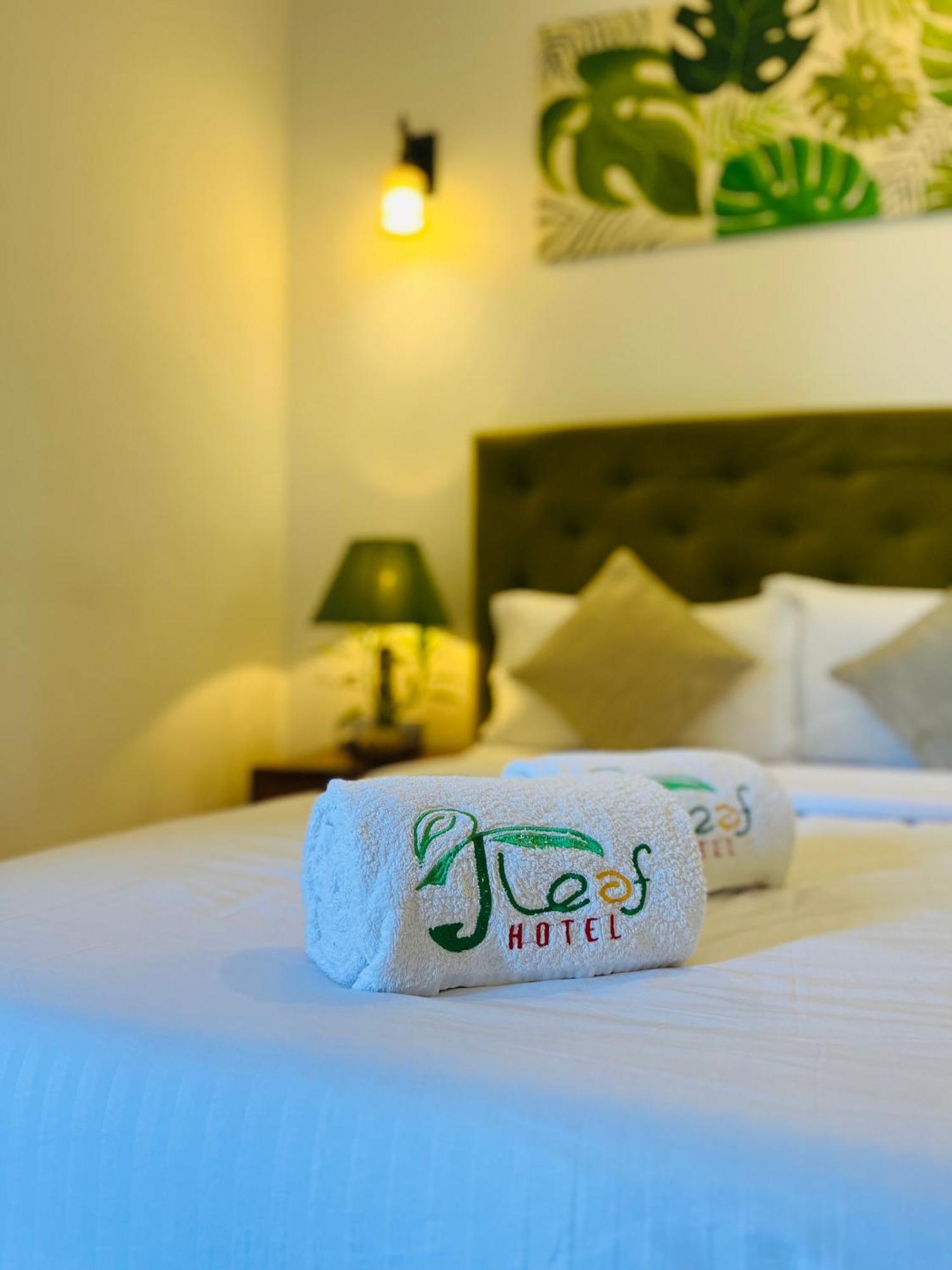 J Leaf Hotel By Blue Bird Negombo Extérieur photo