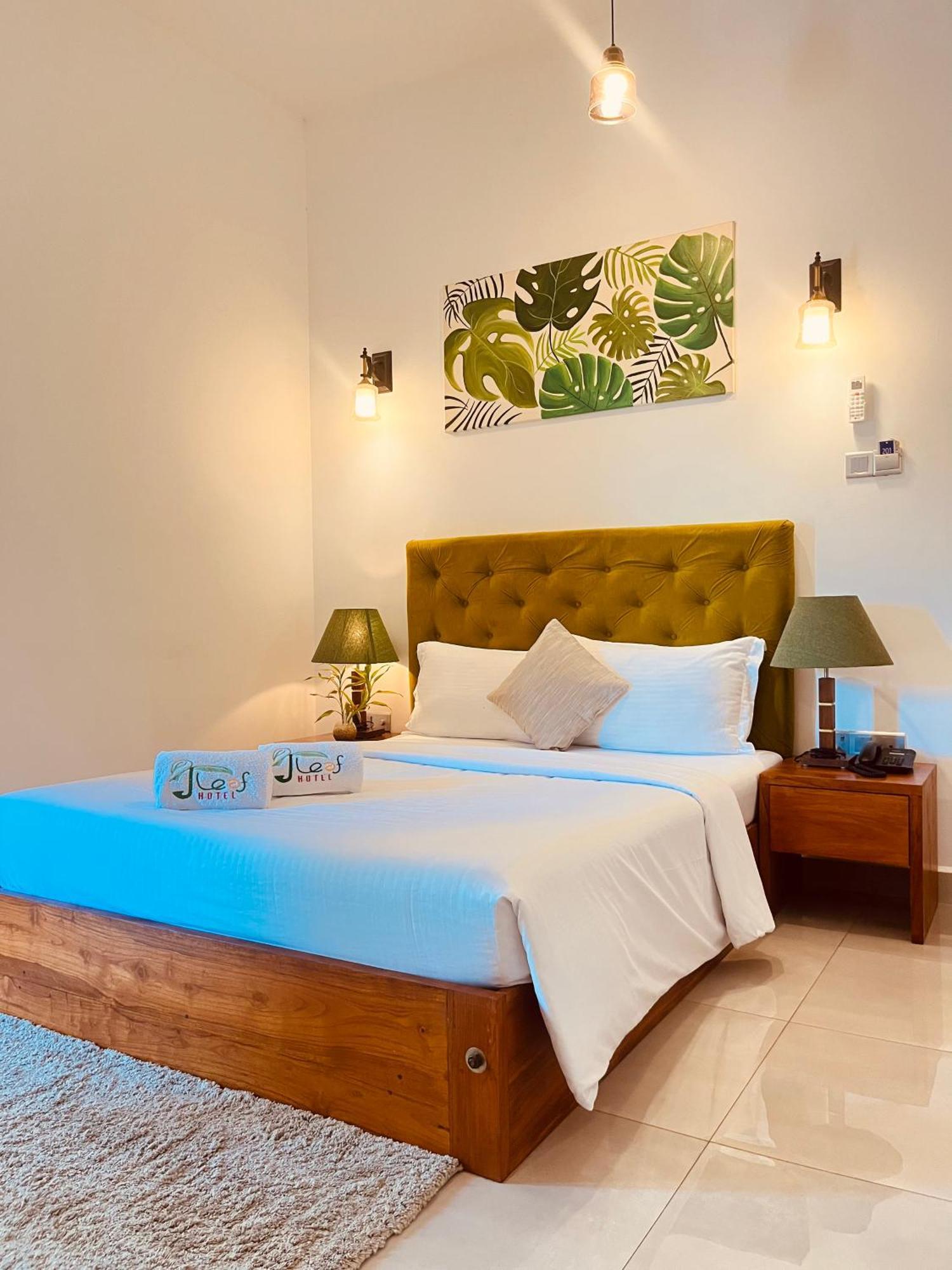 J Leaf Hotel By Blue Bird Negombo Extérieur photo
