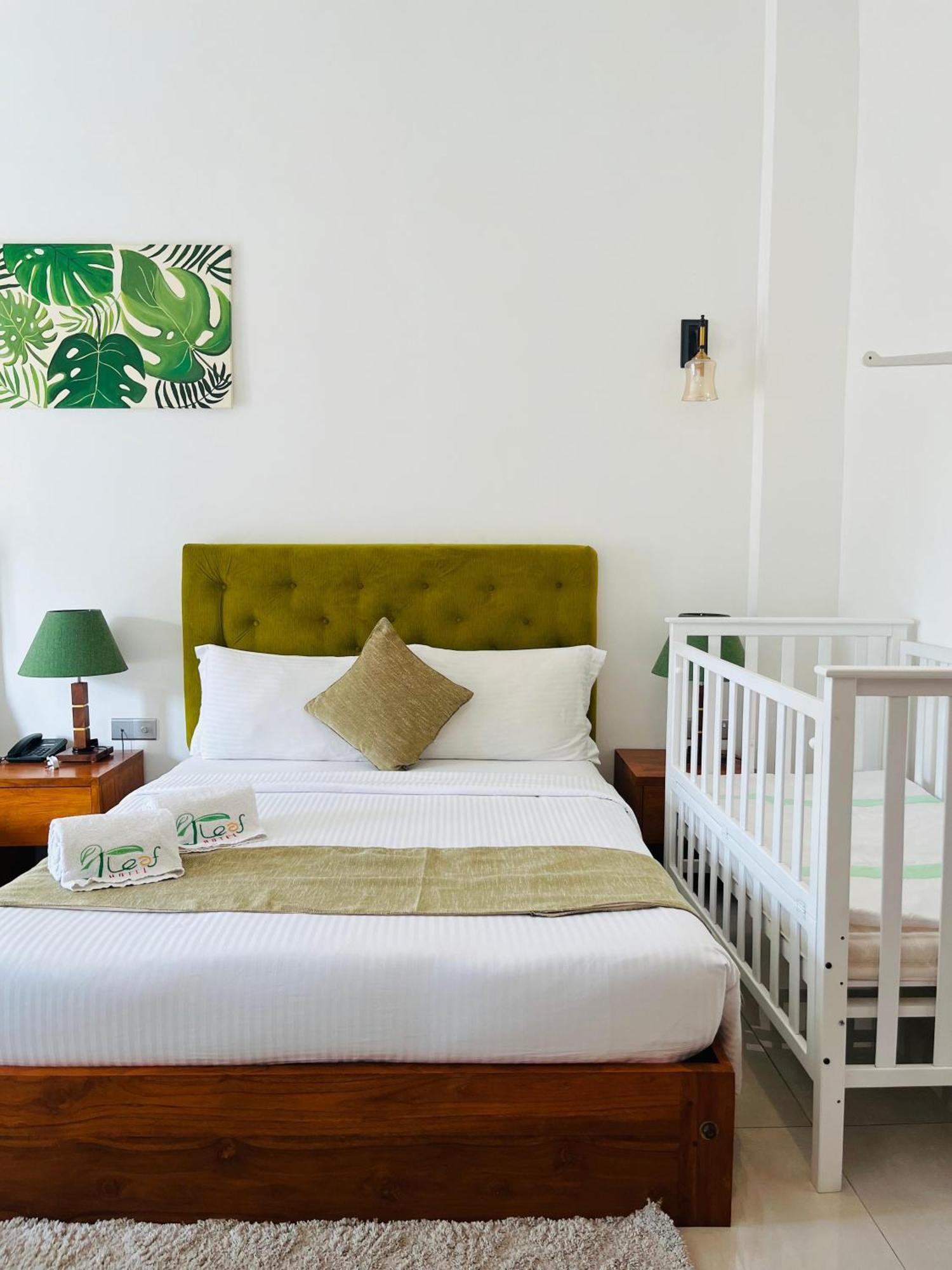 J Leaf Hotel By Blue Bird Negombo Extérieur photo