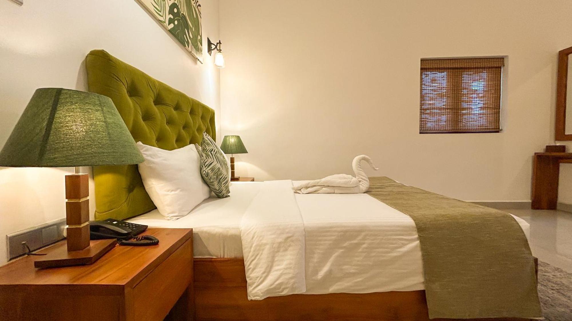 J Leaf Hotel By Blue Bird Negombo Extérieur photo
