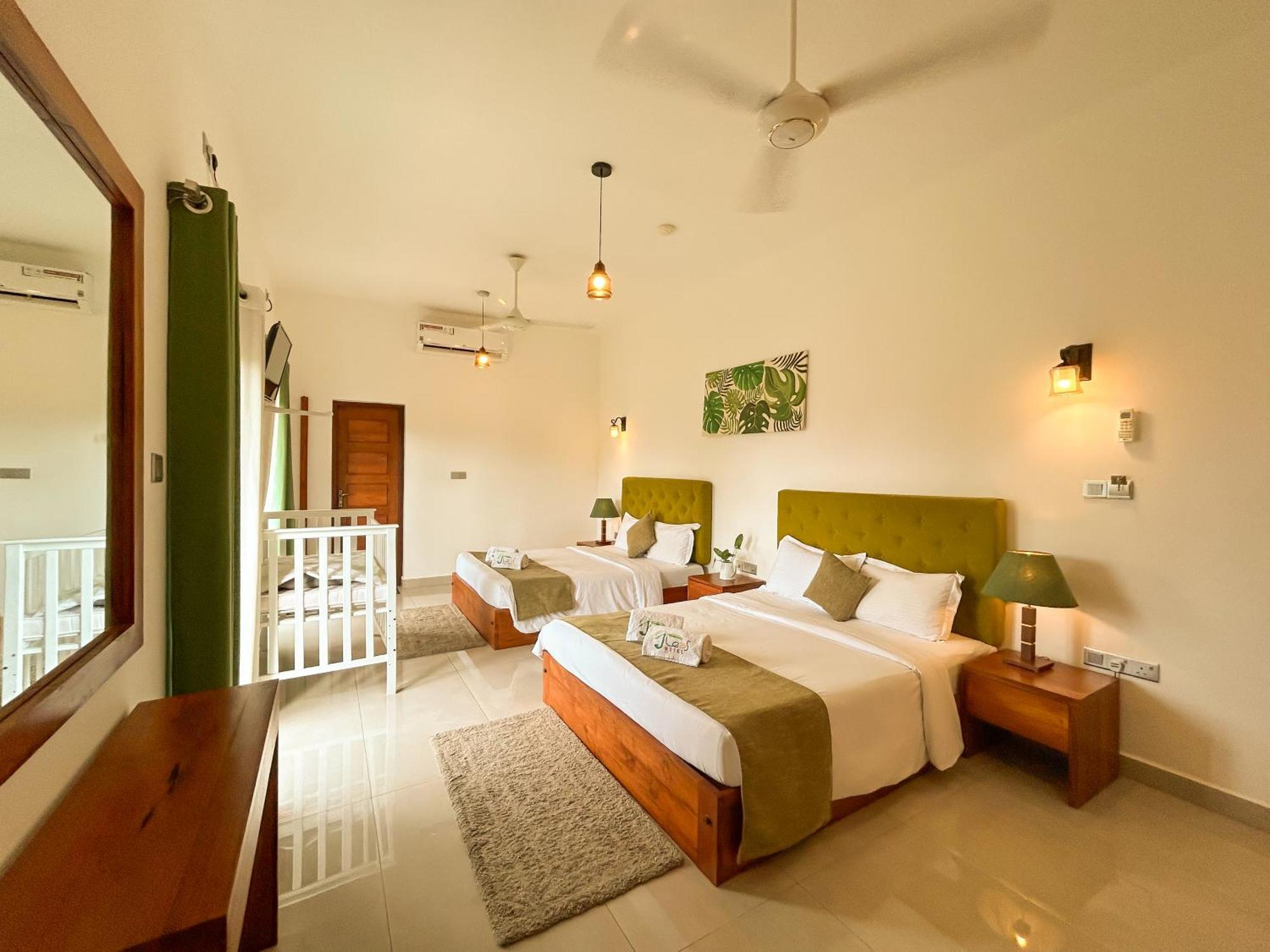 J Leaf Hotel By Blue Bird Negombo Extérieur photo