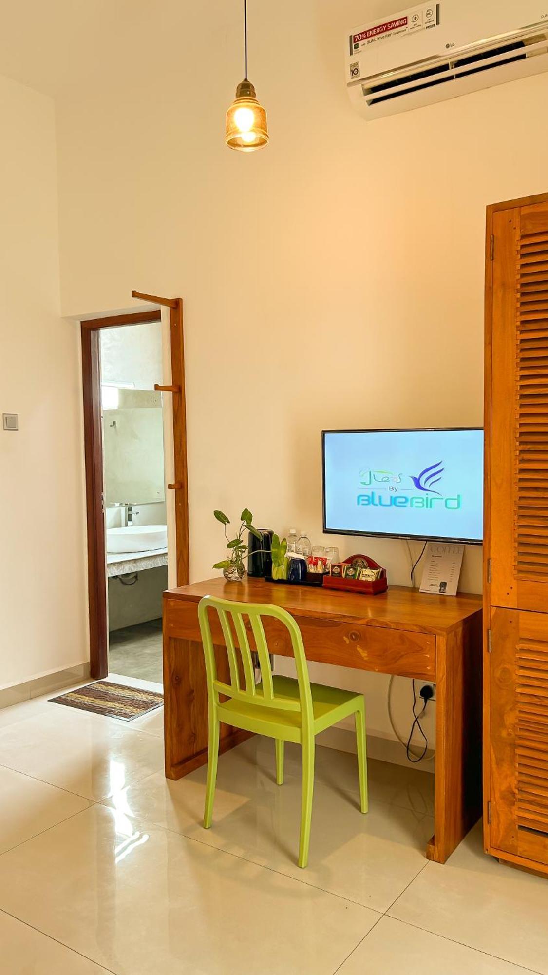 J Leaf Hotel By Blue Bird Negombo Extérieur photo